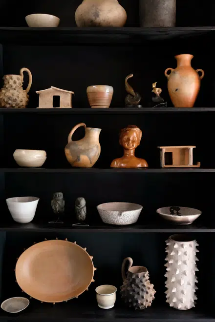 Stellah Gallery: cerámica hecha a mano y su exhibición